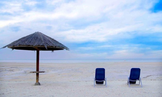 Al Gharbia House | Shallow Waters Beach House