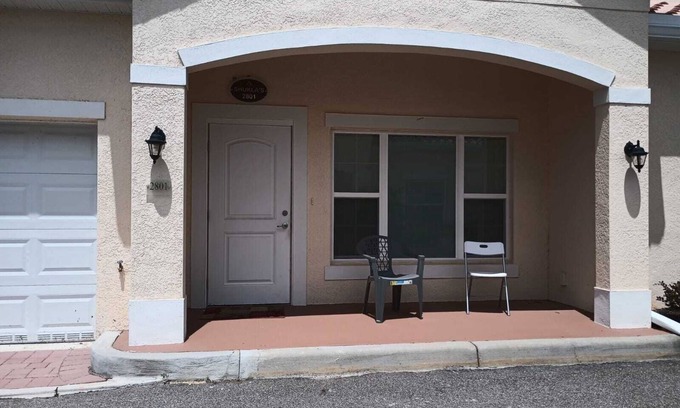 Tavares Condo | Shantiniketan I 1/2801/50 minutes to the Disney 2 mile to down town Tavares.