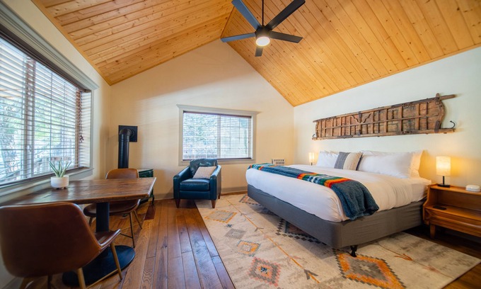 McCloud Cabin | Shasta View Lodge - Cabin 5