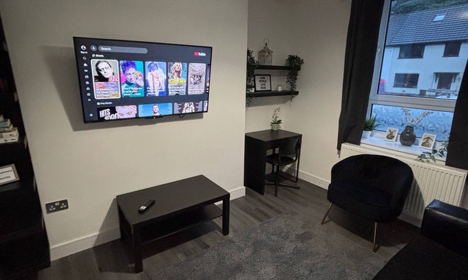 Shawforth House | Shawforth - 2 Beds - Sleeps 4 - Street Parking