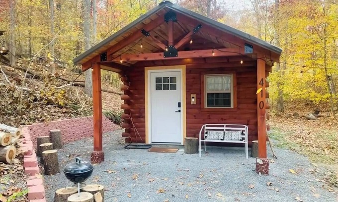 Goreville Cabin | Shawnee Tiny Cabin near Ferne Clyffe with Hot Tub