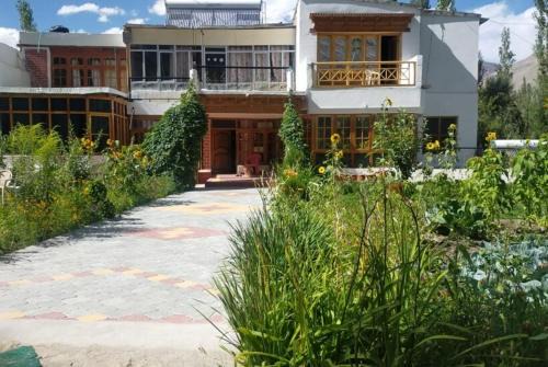 Hunder House | Shayok Guest House Ladakh by LexStays