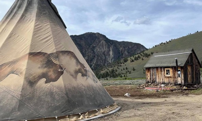 Cameron Cabin | Sheep Creek Ranch Buffalo Luxury Glamping Tipi