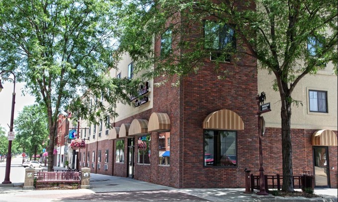 Shenandoah Hotel | Shenandoah Inn & Suites