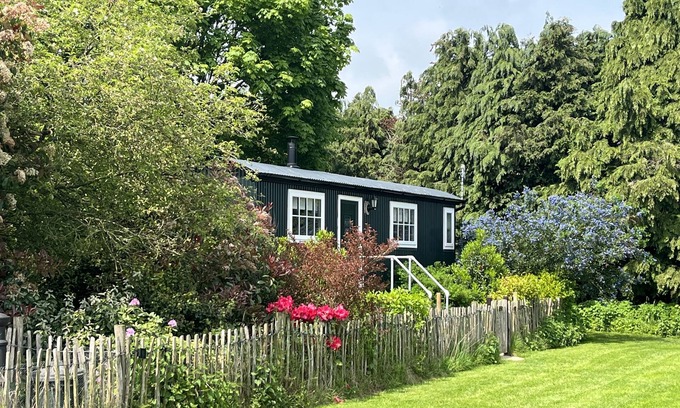 South Gorley Cottage | SHEPHERD'S RETREAT