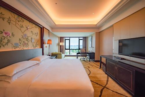 Longhu Qu Hotel | Sheraton Shantou Hotel
