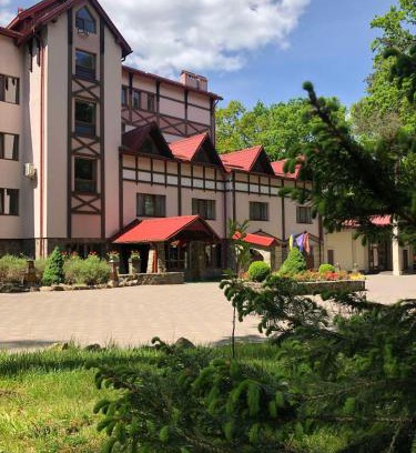 Dovhomostys'ka Hotel | Sherwood Hotel