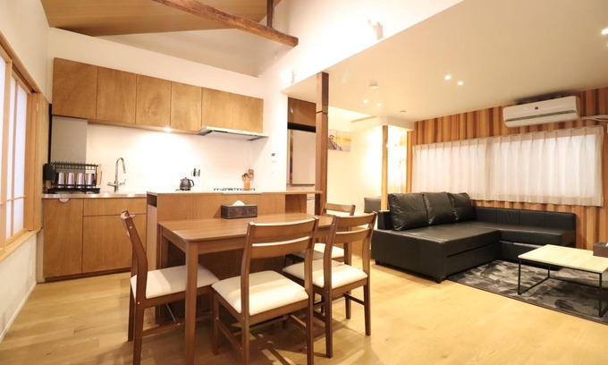 Higashishinsaibashi House | Shinsaibashi area*2-story building completely rented out*3 min. from Nagahoribashi station and 6 min. from Shinsaibashi station*Complete with Wi-Fi*Great for a tourist base*.