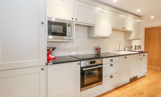 Yeovil Cottage | Shippon Barn