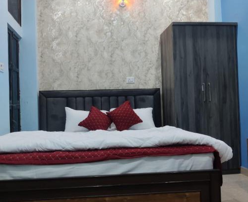 Varanasi Hotel | Shiv Shakti