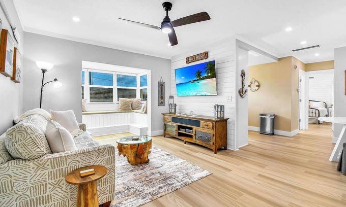 Capri Isle Condo | ~Shore Thing~ nnCoastal Exquisite Waterfront Condo