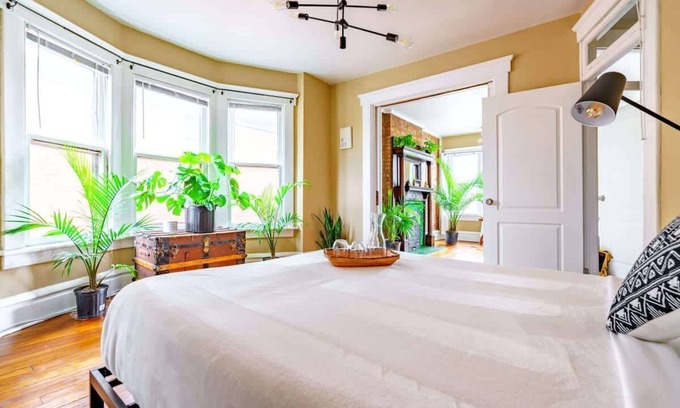 Victorian Village House | Short North/Downtown | Walk to Convention Center | Free Parking | 5,800+ Reviews