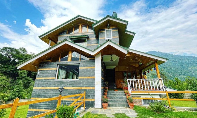 Raison Villa | Shree Ganga Cottages