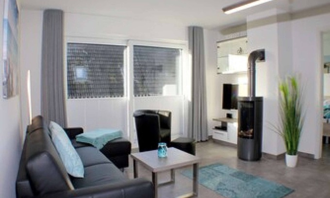 Fedderwardersiel Apartment | Sielhuus 9 - Exclusive apartment on the 1st floor, with sauna and box spring bed