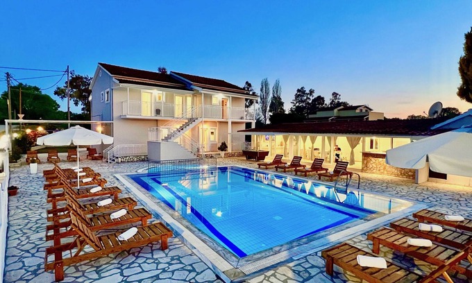 Sidari Villa | Sidari Beach Villa with private pool