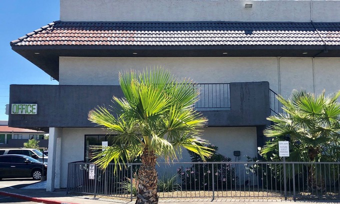 Nellis Air Force Base Hotel | Siegel Slots and Suites