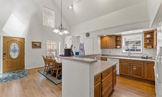 Tahoe Paradise House | Sierra Mountain Lodge 3 Bedroom Home by RedAwning