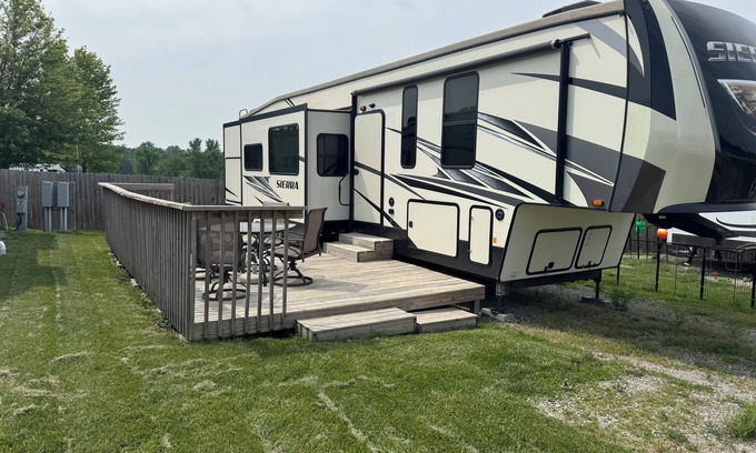 Moravia House | Sierra RV Inplace for rent