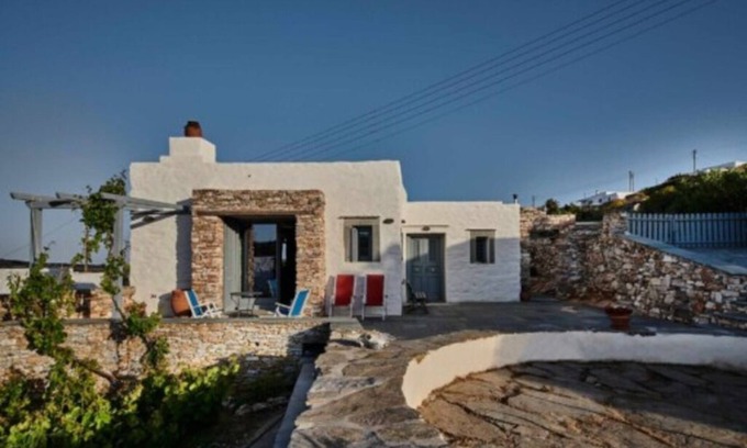 Platis Gialos House | Sifnos Home - A Tranquil Island Getaway