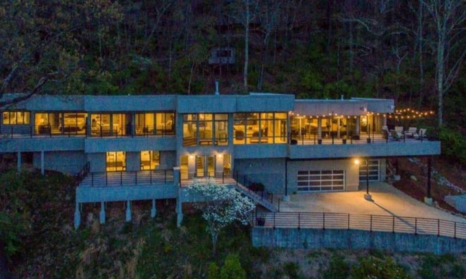 Mountain Creek House | Signal Mountain Luxury Getaway