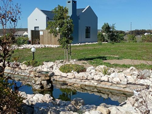 Langebaan Apartment | Silver Oaks Luxury Guest Cottage