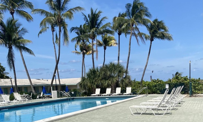 Key Biscayne Hotel | Silver Sands Beach Resort