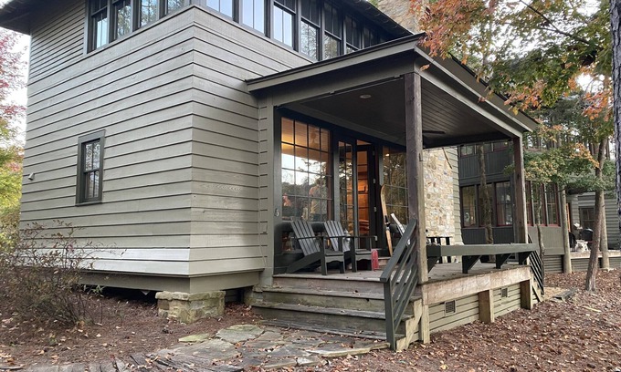 Crane Hill House | Silverock Smithlake- wonderful views sleeps 10 - 2 pools, pet friendly