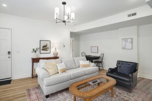 Manayunk Apartment | Silverwood Serenity: Large 2b 2b with Parking