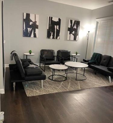 Southwest Raleigh Apartment | Simple Elegant Townhouse DT Raleigh NCSU