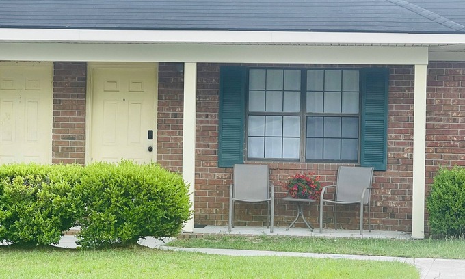 Statesboro Apartment | Simply Home-Convenient to major stores, restaurants and 9 minutes to Water Park!