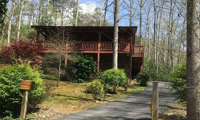 Cosby Cabin | Simply Serene - Your Cozy Pet Friendly Mountain Retreat