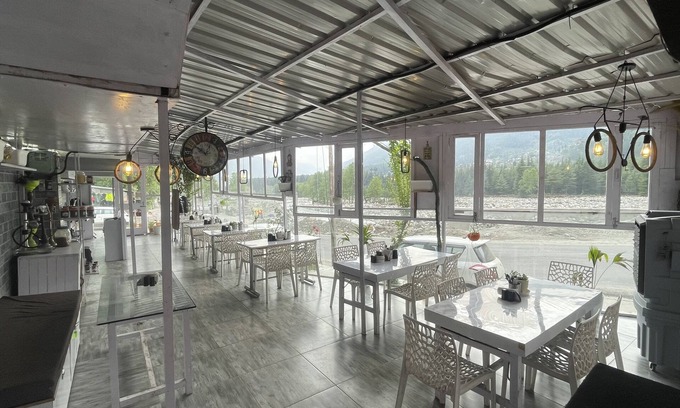 Vashist Hotel | Singh Saab Rooms & Cafe