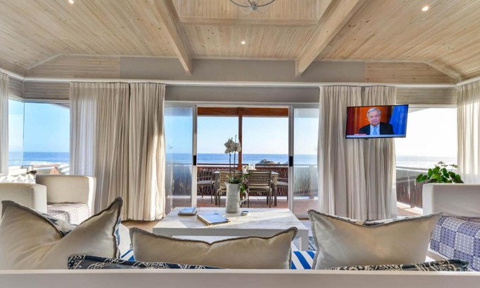 Keurboomstrand Cabin | Singing Kettle Beach Lodge