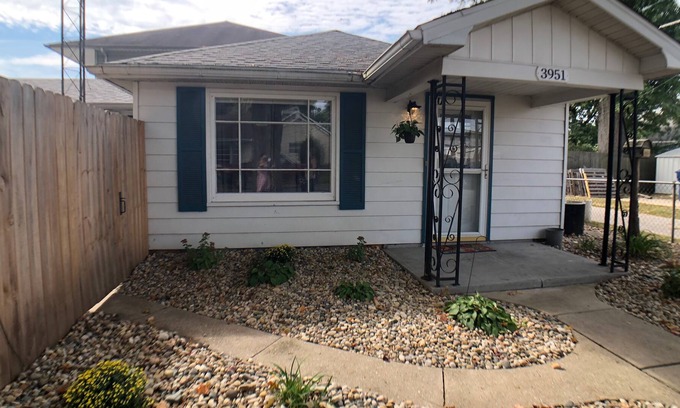 Terre Haute Cottage | Single-Level, 3 Bedroom, 2 Bath, Equipped Kitchen, Laundry