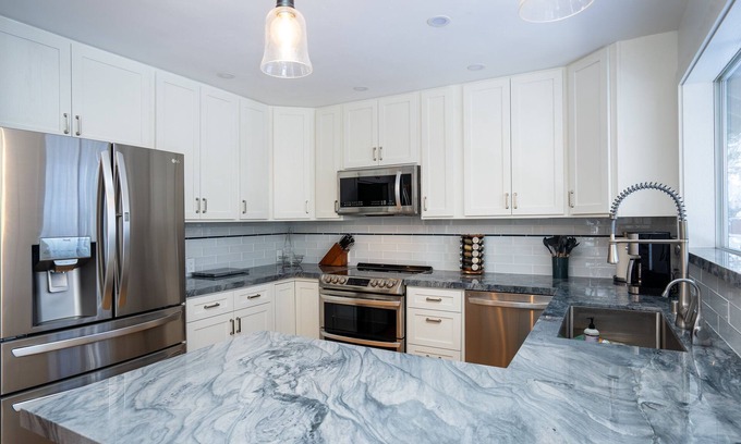 Ridgewood House | Single level home perfect for families and very dog friendly, near State Park/National Forest