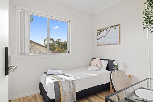 Marayong House | Single Room - Quaint Spot in Marayong - Centrally Located - Shared Bathroom