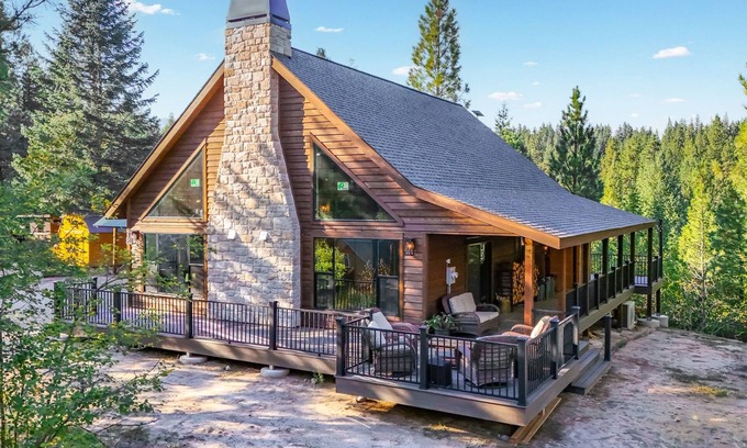 Garden Valley Cabin | Siyi'ku Lodge | Custom Luxury | Starlight Theatre