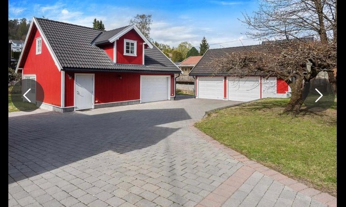 Baerum Municipality Apartment | Sjarmerende gjestehus med stor hage i Sandvika
