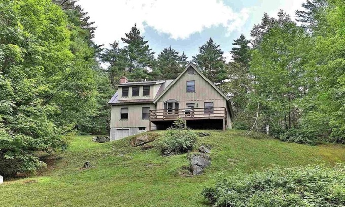 Cavendish House | Ski, hike, swim or relax with family & friends in this nature lovers delight!