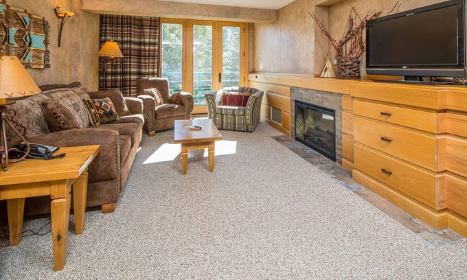 Big Sky Condo | Ski in/out w/great views, amazing location, shared pool/hot tub, & fireplace - Shoshone Slopeside