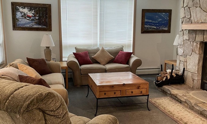 West Dover Condo | Ski-in/Ski-out Condo with central air -Seasons on Mt. Snow