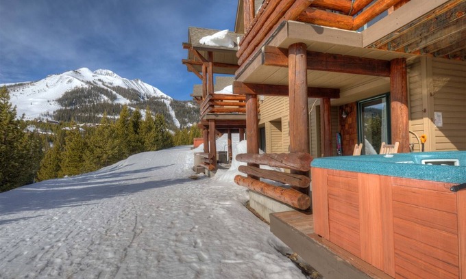 Saddle Ridge House | Ski-in/ski-out Luxury 3BR Saddle Ridge Townhome w/2 King Suites, Garage,Hot Tub