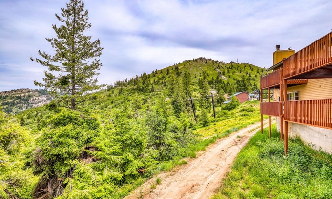 Boise Condo | Ski-in/ski-out of this functional condo- near lifts