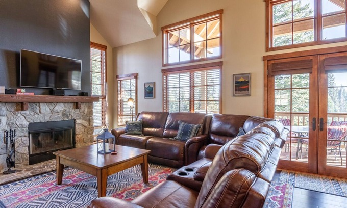 Tamarack Resort House | Ski in /Ski Out | Pet Friendly | Private Hot Tub |