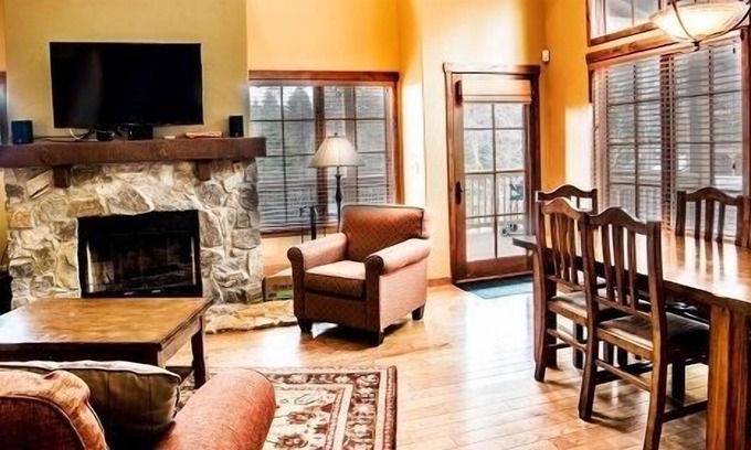 Tamarack Resort House | Ski in/Ski Out | Private Hot Tub | Private Patio