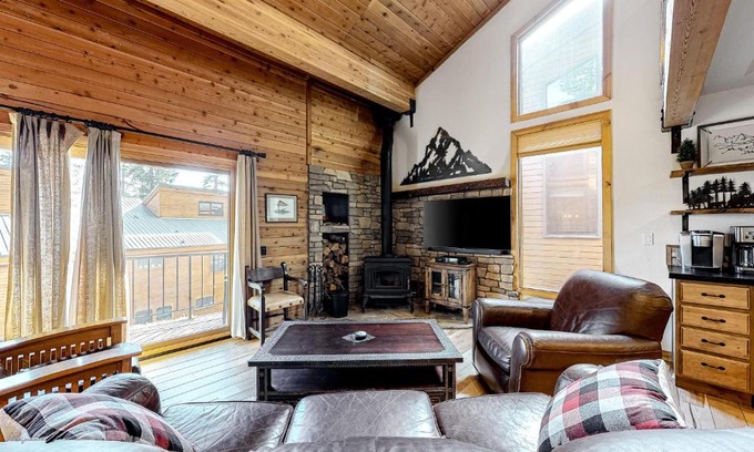 Mammoth Lakes Apartment | Ski Run Villas 8