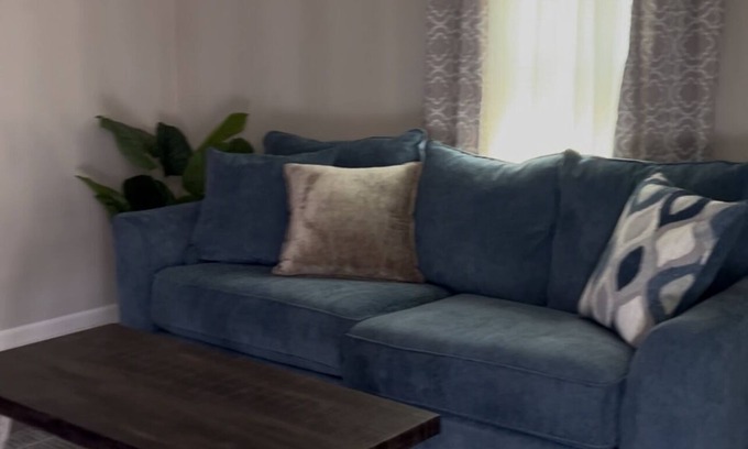 Rockingham Apartment | Skipper 4 - Lovely 1-bedroom apartment in welcoming Rockingham with WiFi, AC