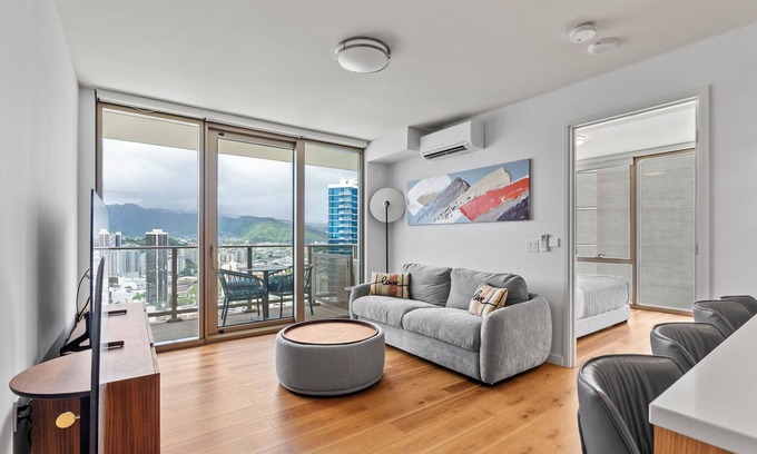 Ala Moana Condo | Sky Ala Moana 3509: 2 BR, 2 BA Condominium in Honolulu, Sleeps 4