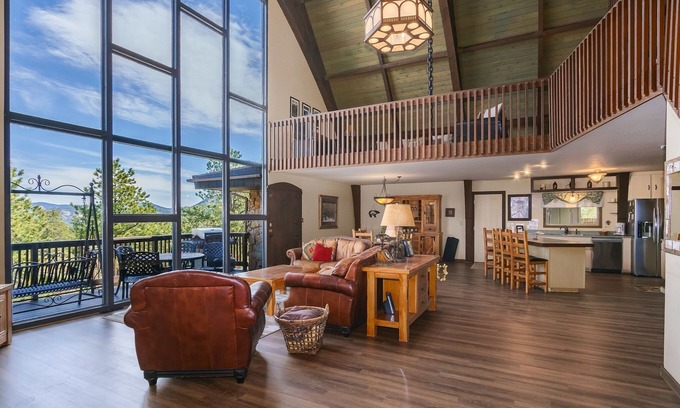 Carriage Hills House | Sky View In The Rockies - Ev #3473 3 Bedroom Home by RedAwning