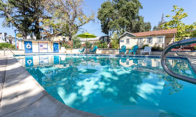 Lakeport Hotel | Skylark Shores Resort